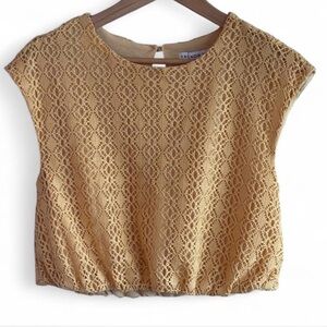 Yellow Lace Cap-Sleeve Cropped Top M